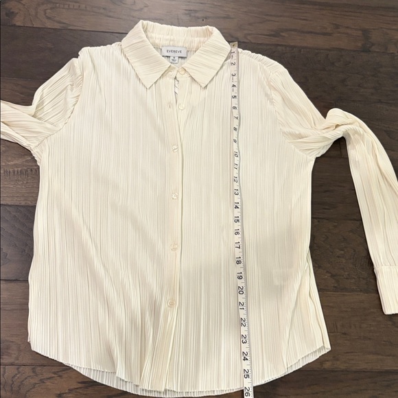 New With Tags Evereve Kylie Plisse Shirt Sz M - Picture 8 of 8